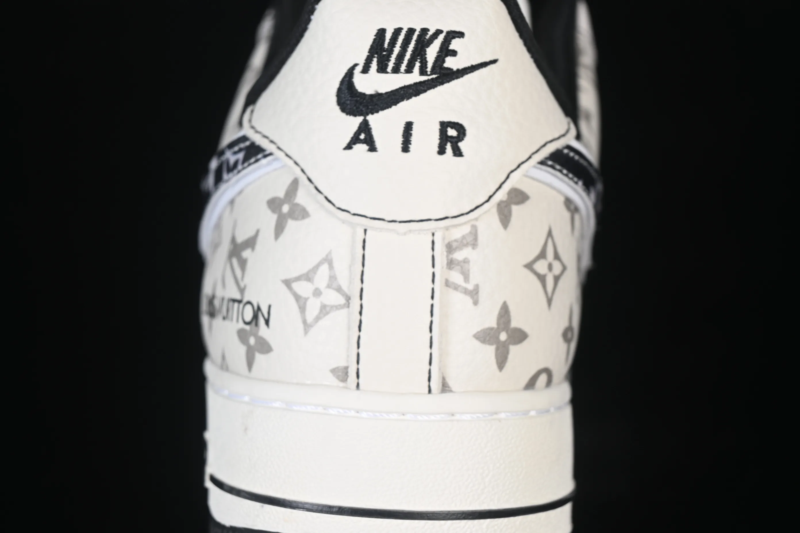 All Categories Nk Air Force 1 Air Force Series Nk Air Force 1 Low Air Force Low Nike Air Force 1'07 Low Gray and White Presbyopic Air Force One Low Casual Shoes SY1388-030
